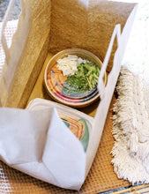 Carica l'immagine nel visualizzatore di Gallery, Insalatiera in cartone 1000 ml + coperchio antiappannamento in rPET (200 unità/scatola)