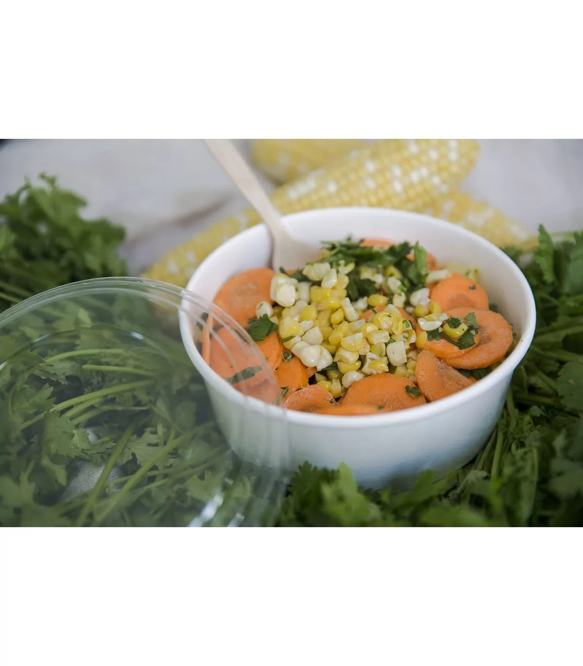 Ensaladera Blanca Cartón 750 ml + Tapa rPET Antivaho (200 unid/caja) (exclusivo online)