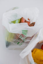 Cargar imagen en el visor de la galería, Bolsa Camiseta Compostable 55x28x20cm (alto x ancho x fuelle), 100 unid/rollo