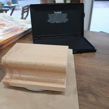 Carica l'immagine nel visualizzatore di Gallery, Timbro gigante da timbrare